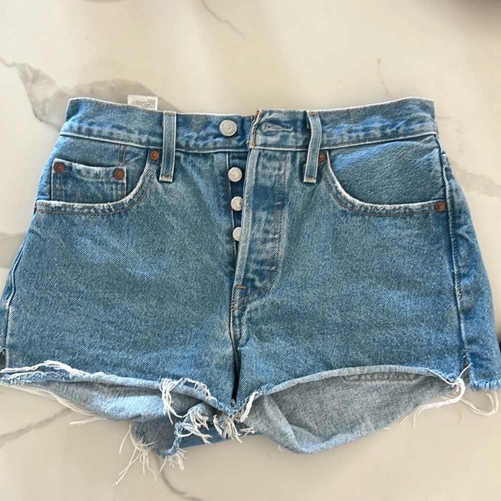 Levi’s 501 Fitted, High-Rise Shorts - like new